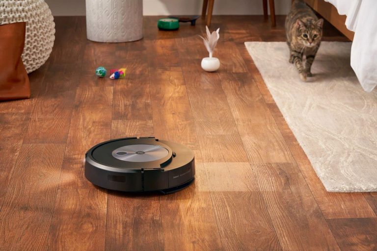 Roomba Combo j7+: Roomba bringt seinen ersten Staubsaugerroboter auf den Markt, der schrubbt